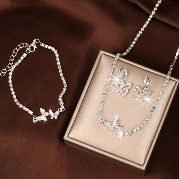 🔥ELEGANT BUTTERFLY RHINESTONE NECKLACE SET🔥 - Picture 1 of 5